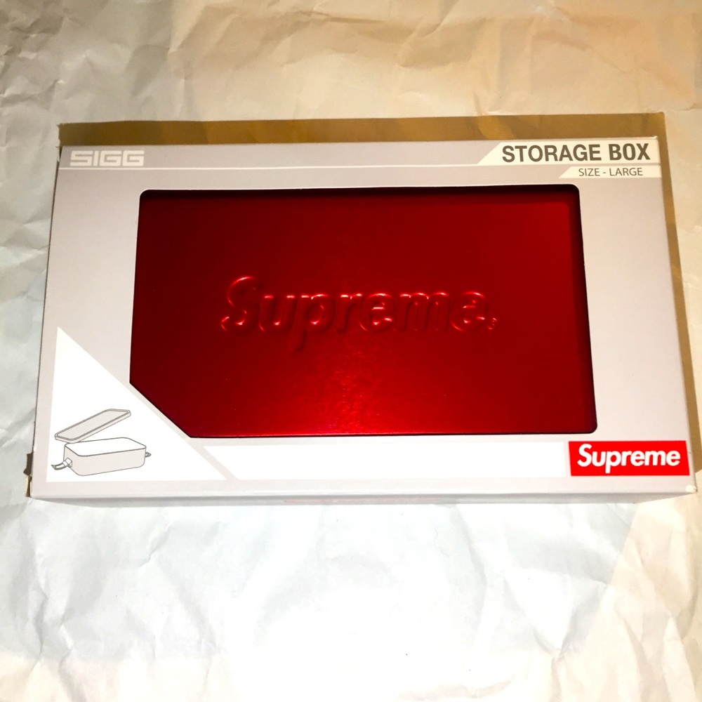 Supreme SIGG box